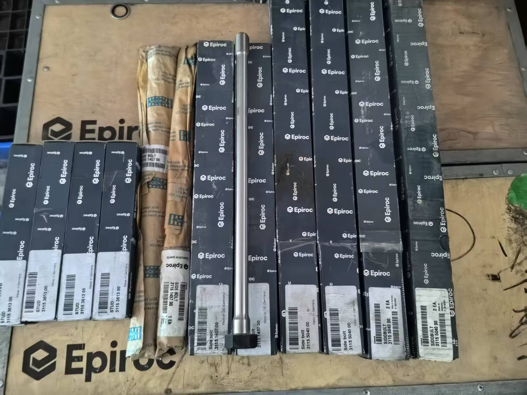 地质钻杆,螺旋钻杆,三棱钻杆,煤钻杆,金刚石复合片钻头,锚杆钻头等，规格齐全!实力厂家,值得信赖!公司集研发-生产-销售-售后为一体，欢迎广大客户采购