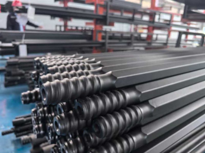 地质钻杆,螺旋钻杆,三棱钻杆,煤钻杆,金刚石复合片钻头,锚杆钻头等，规格齐全!实力厂家,值得信赖!公司集研发-生产-销售-售后为一体，欢迎广大客户采购