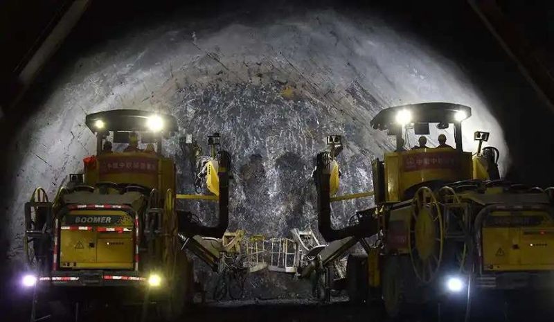 地质钻杆,螺旋钻杆,三棱钻杆,煤钻杆,金刚石复合片钻头,锚杆钻头等，规格齐全!实力厂家,值得信赖!公司集研发-生产-销售-售后为一体，欢迎广大客户采购