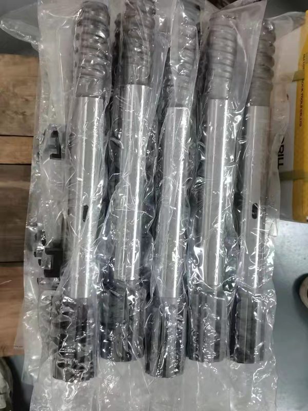 地质钻杆,螺旋钻杆,三棱钻杆,煤钻杆,金刚石复合片钻头,锚杆钻头等，规格齐全!实力厂家,值得信赖!公司集研发-生产-销售-售后为一体，欢迎广大客户采购